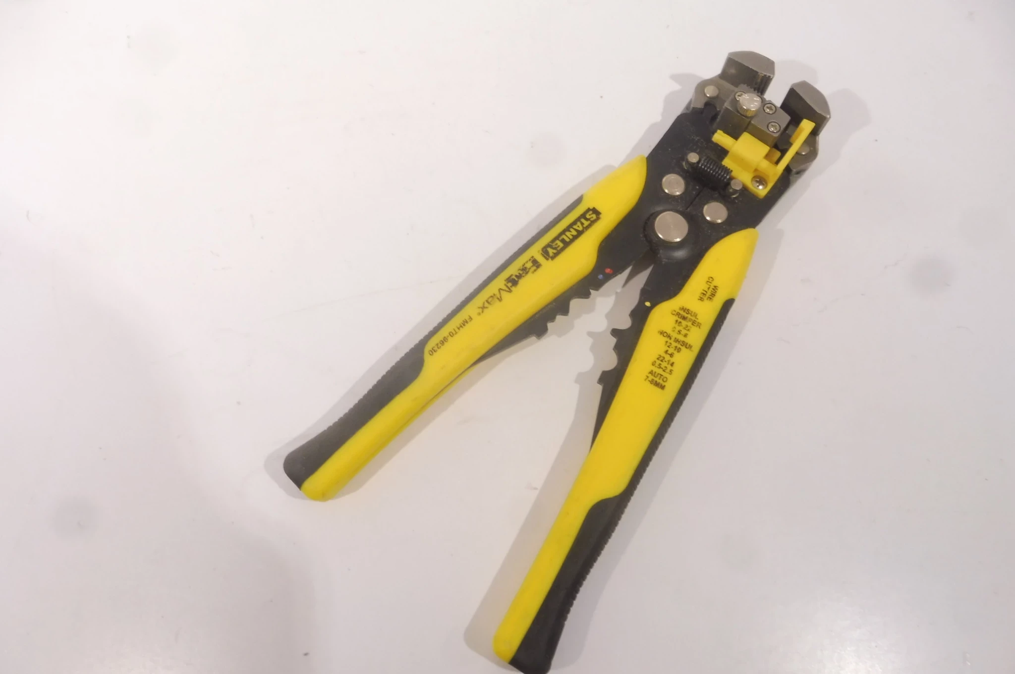 szczypce-do-sciagania-izolacji-stanley-stan-uzywany