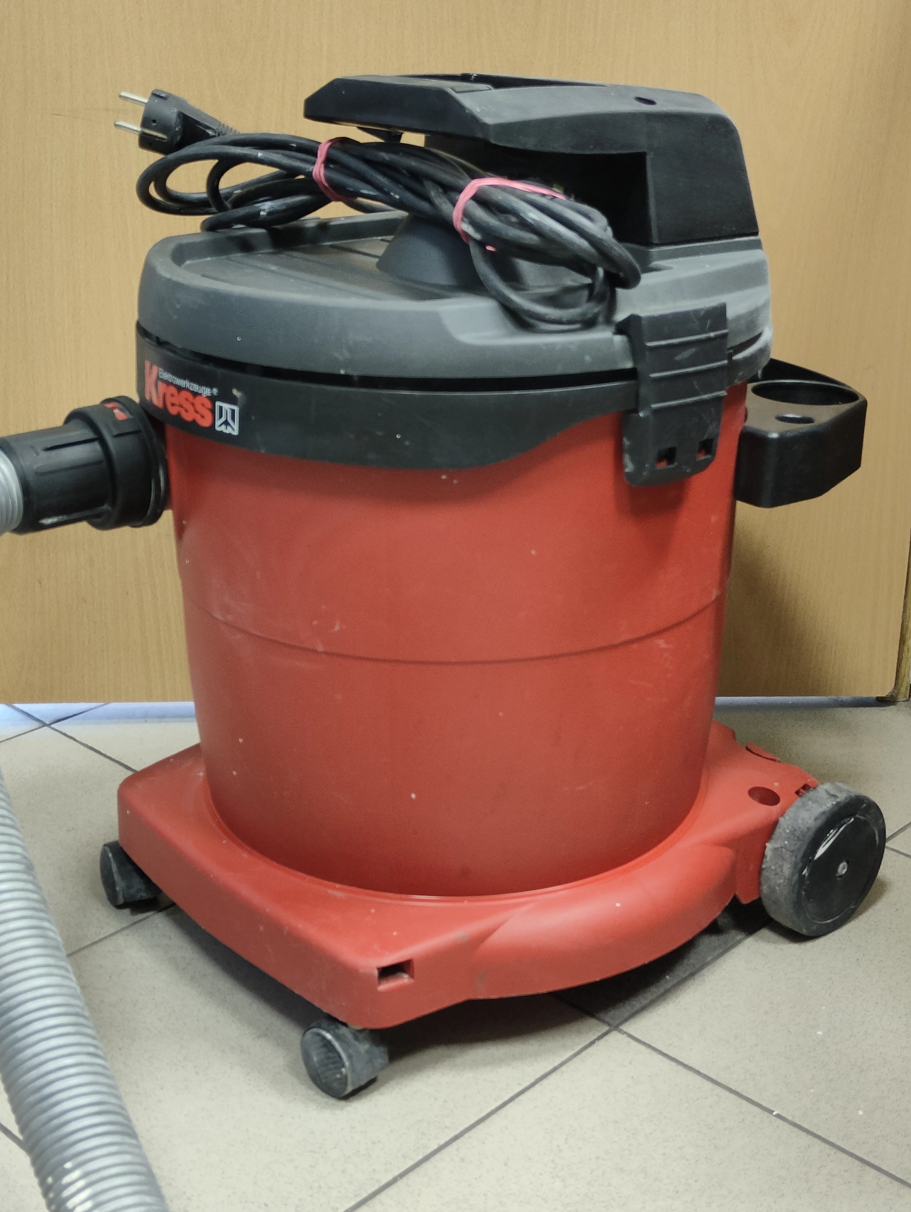 odkurzacz-przemyslowy-kress-1200-rs-32-ea-marka-248811-1131854