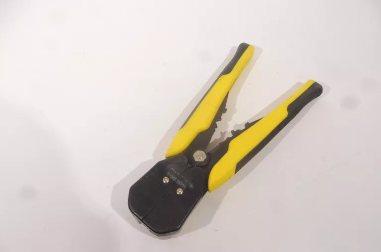 szczypce-do-sciagania-izolacji-stanley-model-fatmax