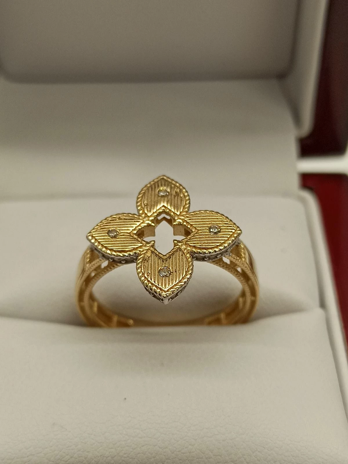 pierscionek-p585-wyszynskiego-54-piekary-spj