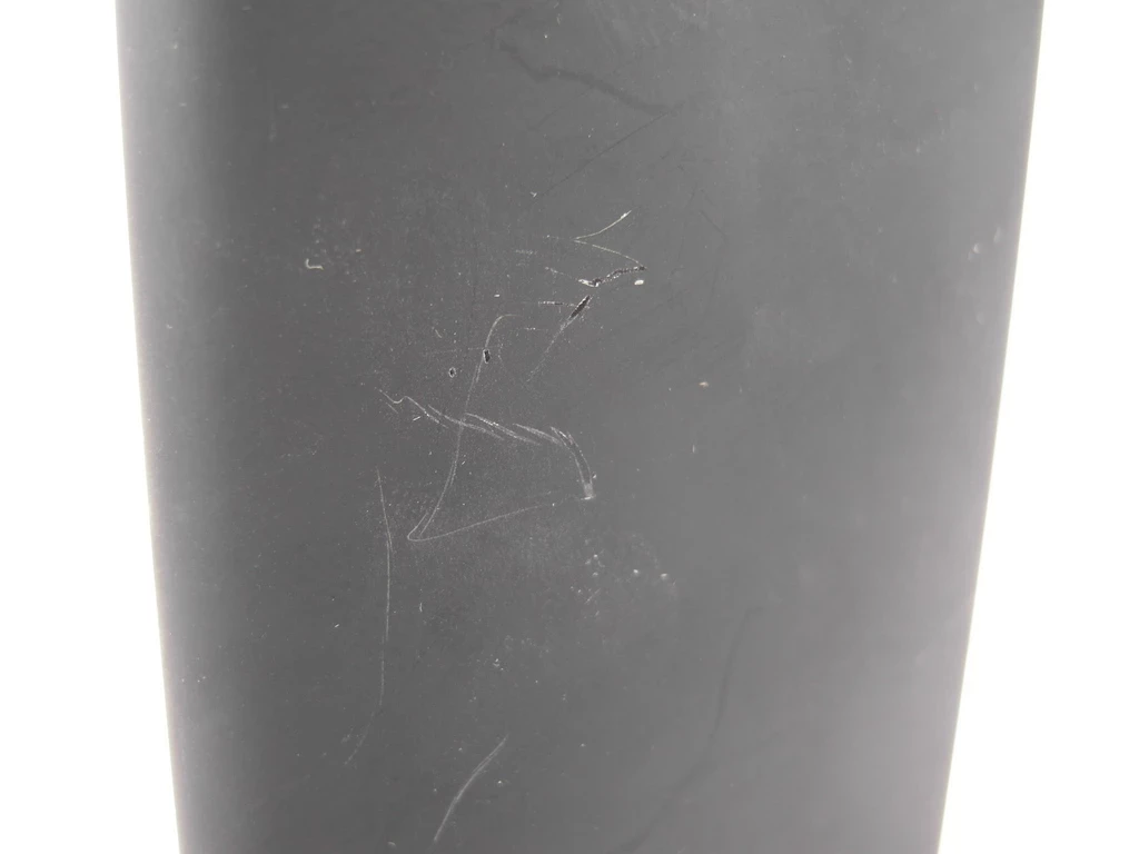 piersiowka-czarna-240ml-lekkie-rysy-ean-gtin-5901115840787