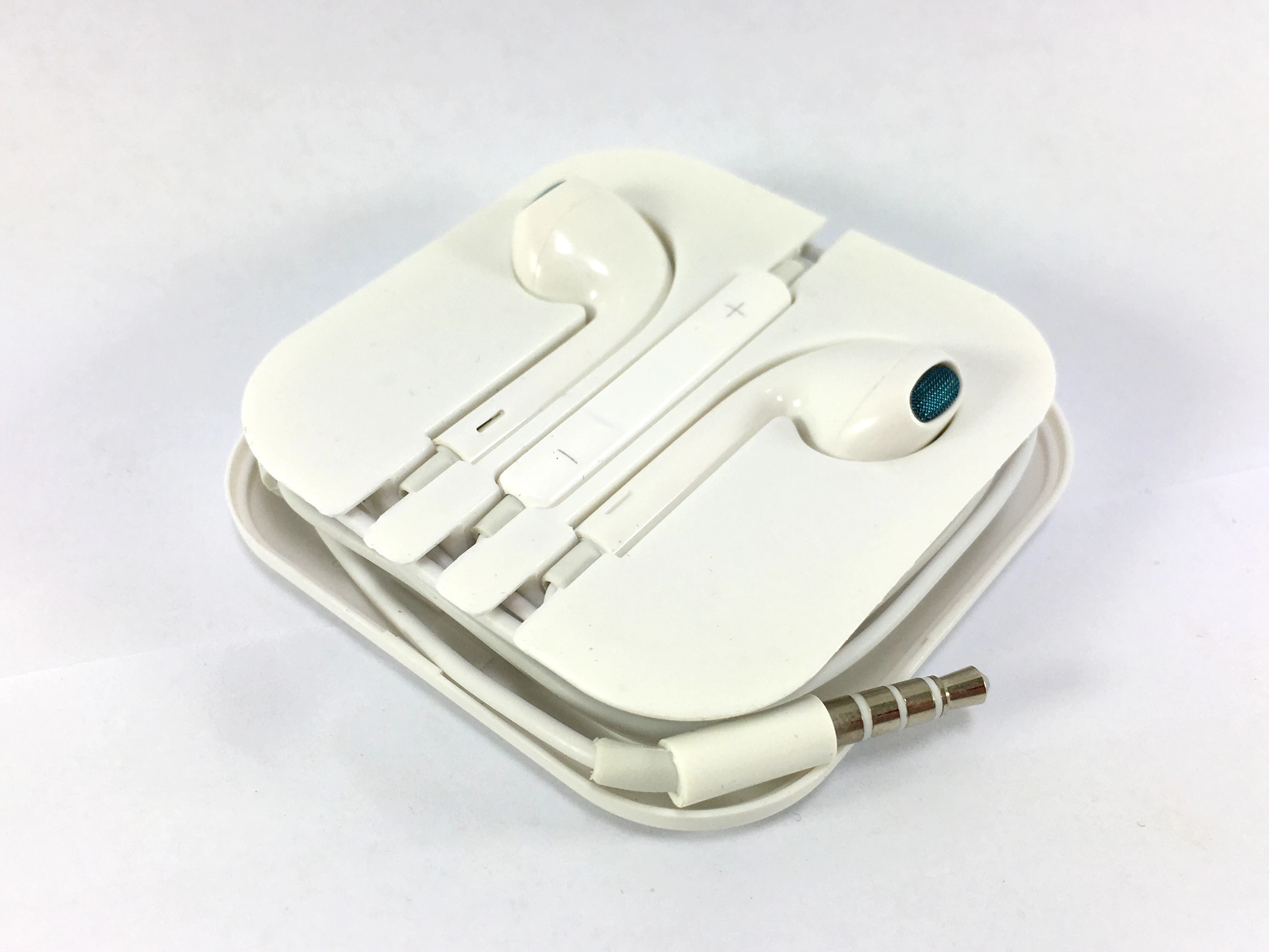 27sluchawki-przewodowe-z-pudelkiem-minijack35mm-stan-11323-2