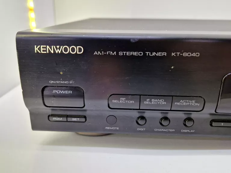 AMPLITUNER KENWOOD KT-6040 + PILOT