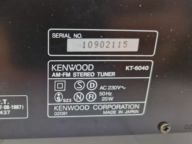 AMPLITUNER KENWOOD KT-6040 + PILOT