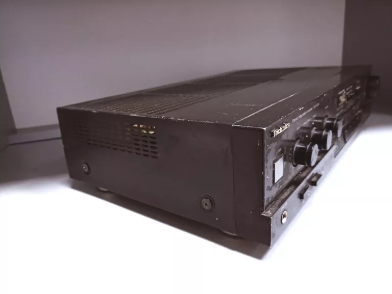 WZMACNIACZ TECHNICS SU V45A
