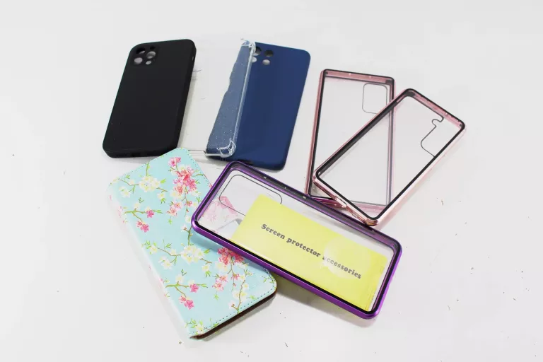 wielki-zestaw-etui-pokrowcow-na-telefony-dedykowana-marka-uniwersalne