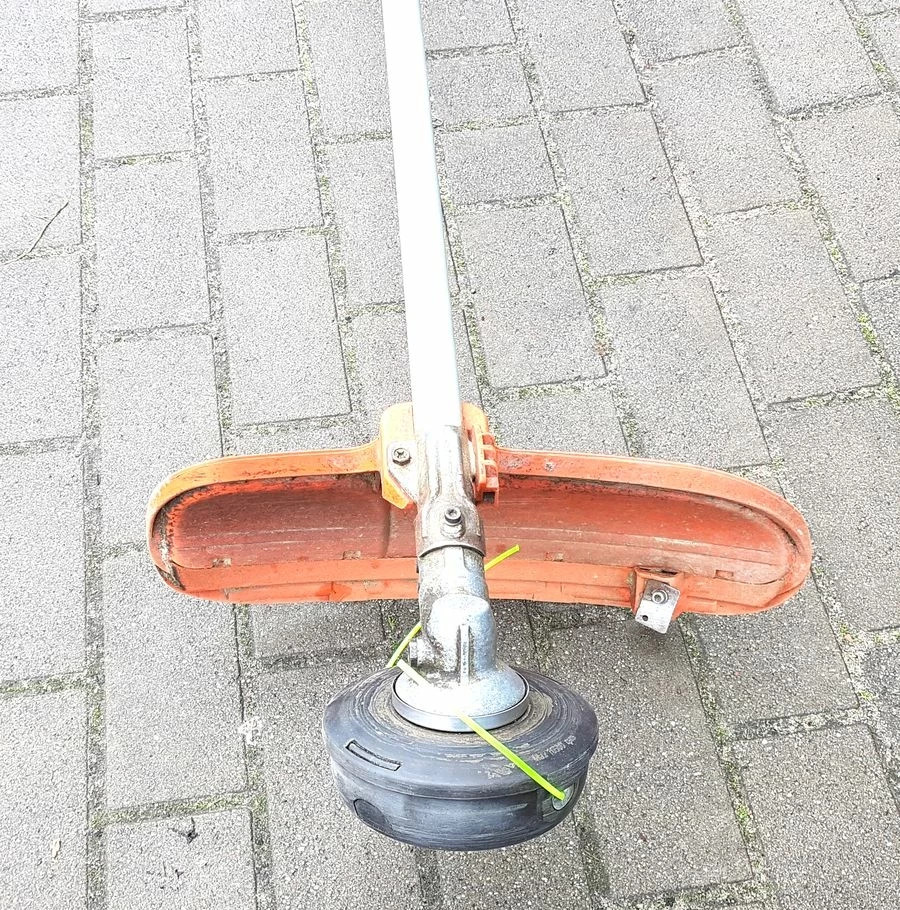 kosa-spalinowa-husqvarna-153r-zasilanie-spalinowe