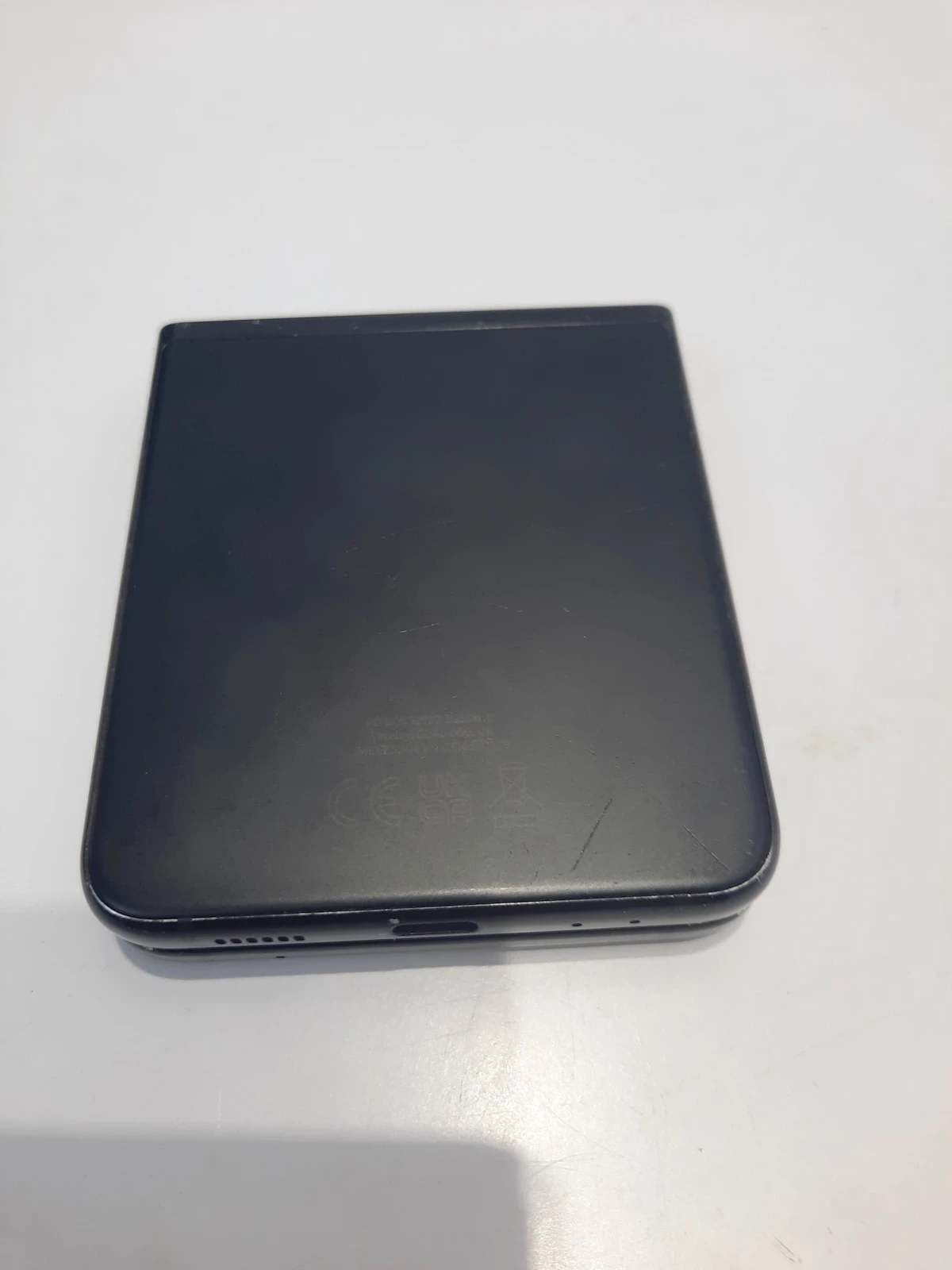 telefon-samsung-galaxy-z-flip-3-system-operacyjny-android