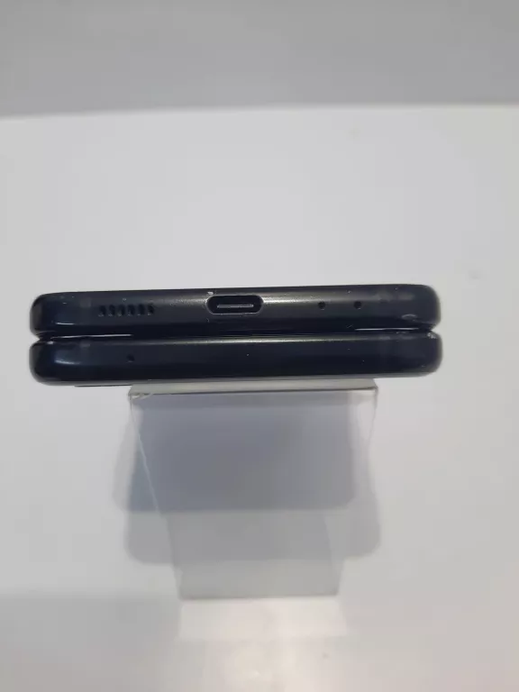 telefon-samsung-galaxy-z-flip-3-wbudowana-pamiec-128-gb