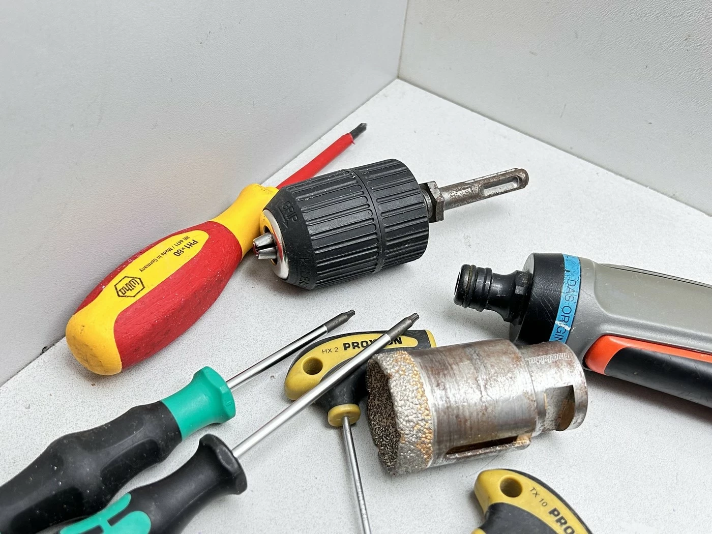 zestaw-narzedzi-liczba-elementow-w-zestawie-16