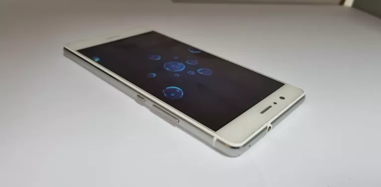 TELEFON HUAWEI P9 LITE USZKODZONA BATERIA