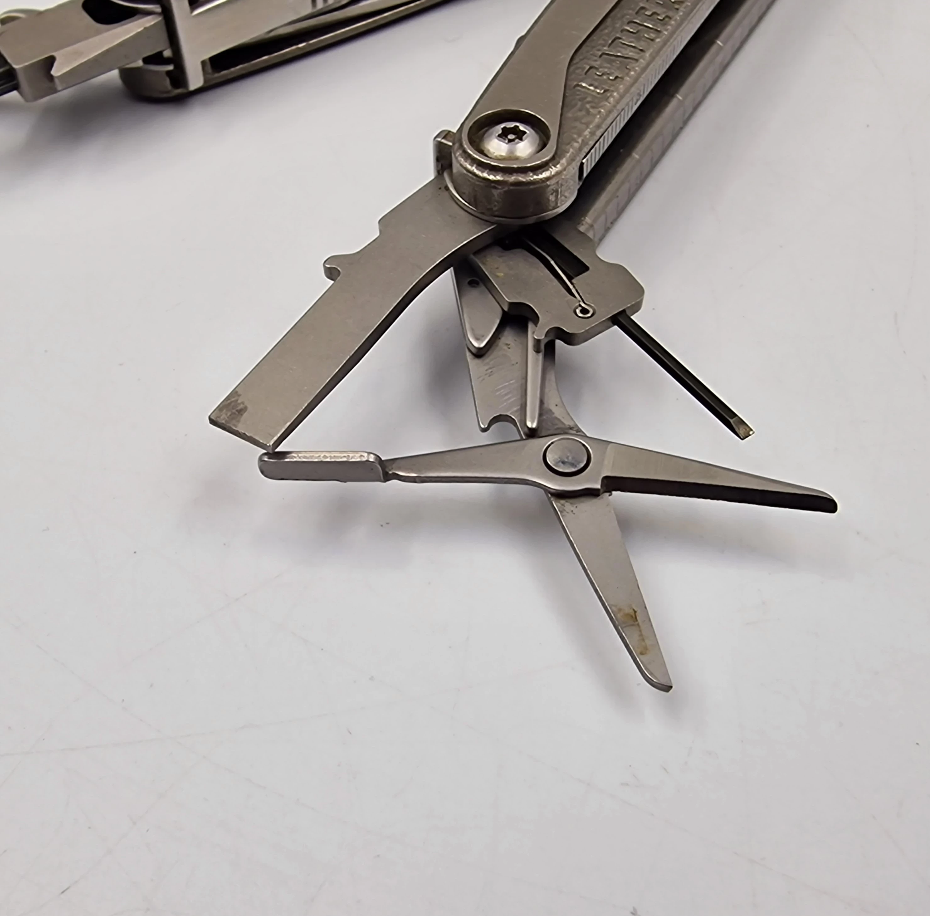 multitool-leatherman-charge-tti-plus-stan-uzywany