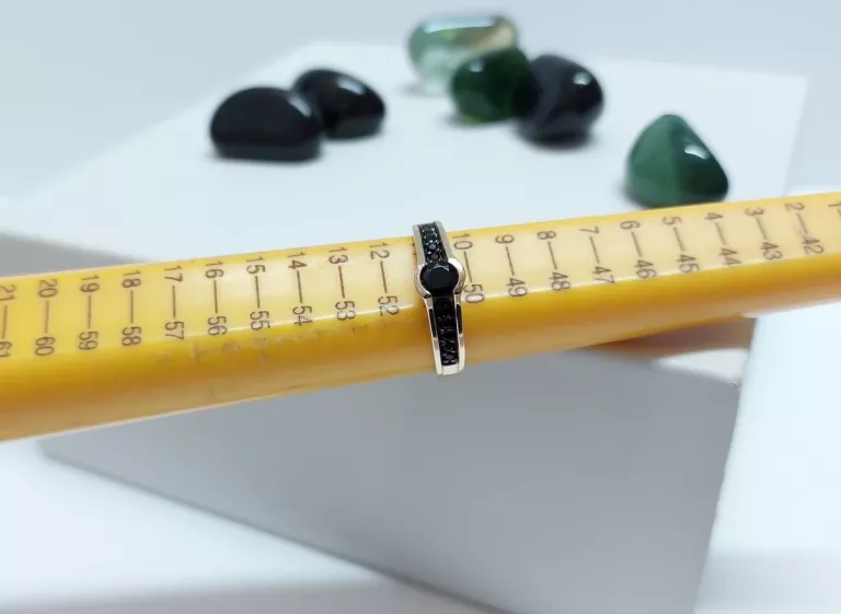 przecudny-zloty-pierscionek-585-czarne-oko-i-cyrk-waga-233