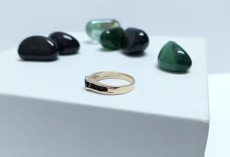 przecudny-zloty-pierscionek-585-czarne-oko-i-cyrk-kolor-dominujacy-205826-225106