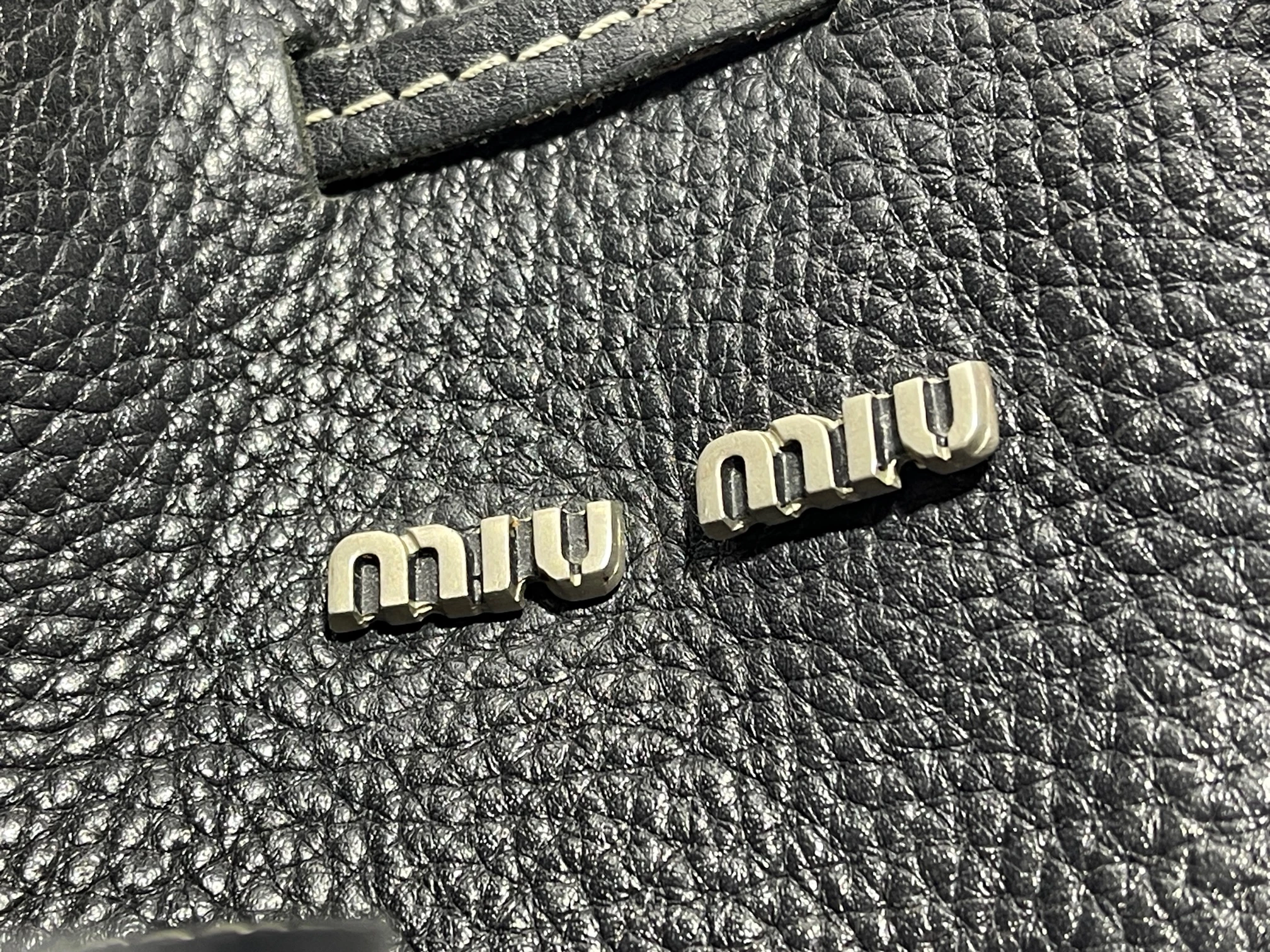 torba-miu-miu-wzor-dominujacy-inny-wzor