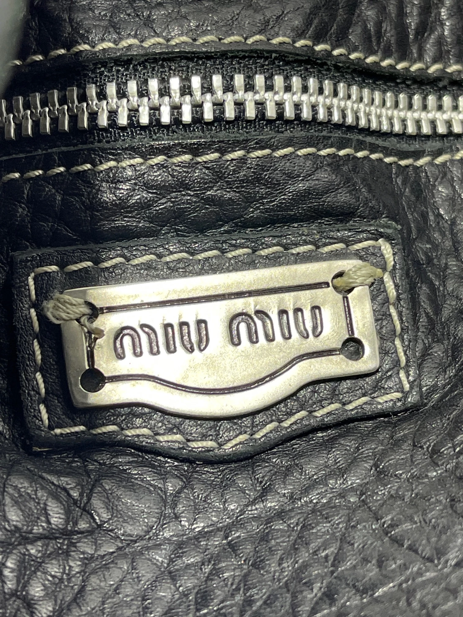 torba-miu-miu-material-dominujacy-skora-ekologiczna