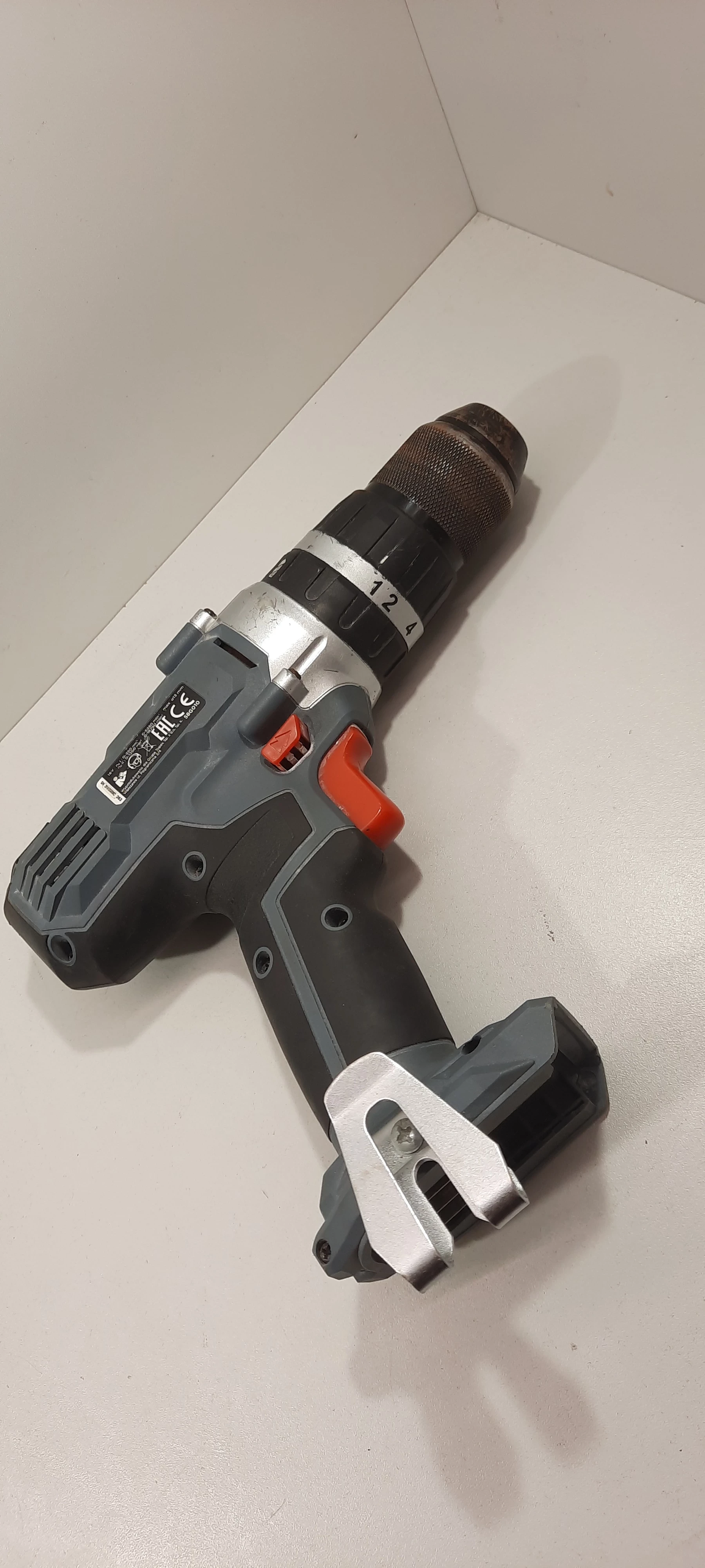 wkretarka-graphite-58g010-ladowarka-marka-graphite