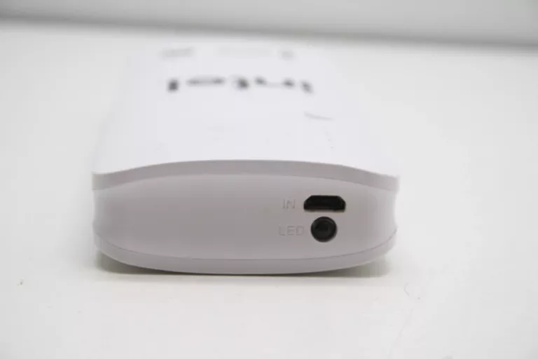 POWER BANK INTEL 10000 BIAŁY