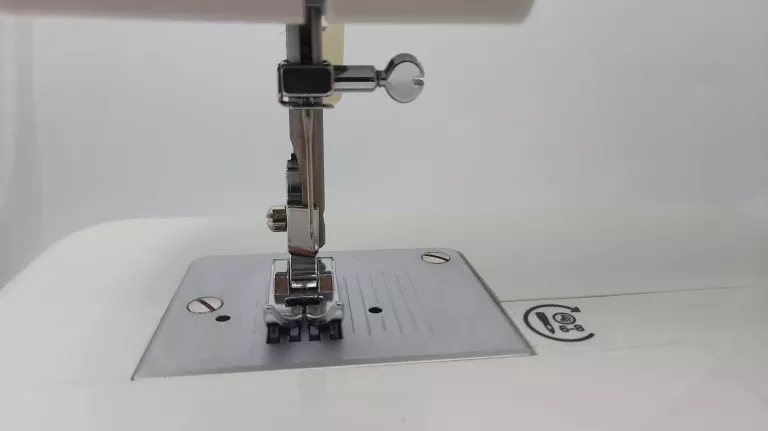 maszyna-do-szycia-singer-8280-stopkainstrukcja-model-mercury-8280