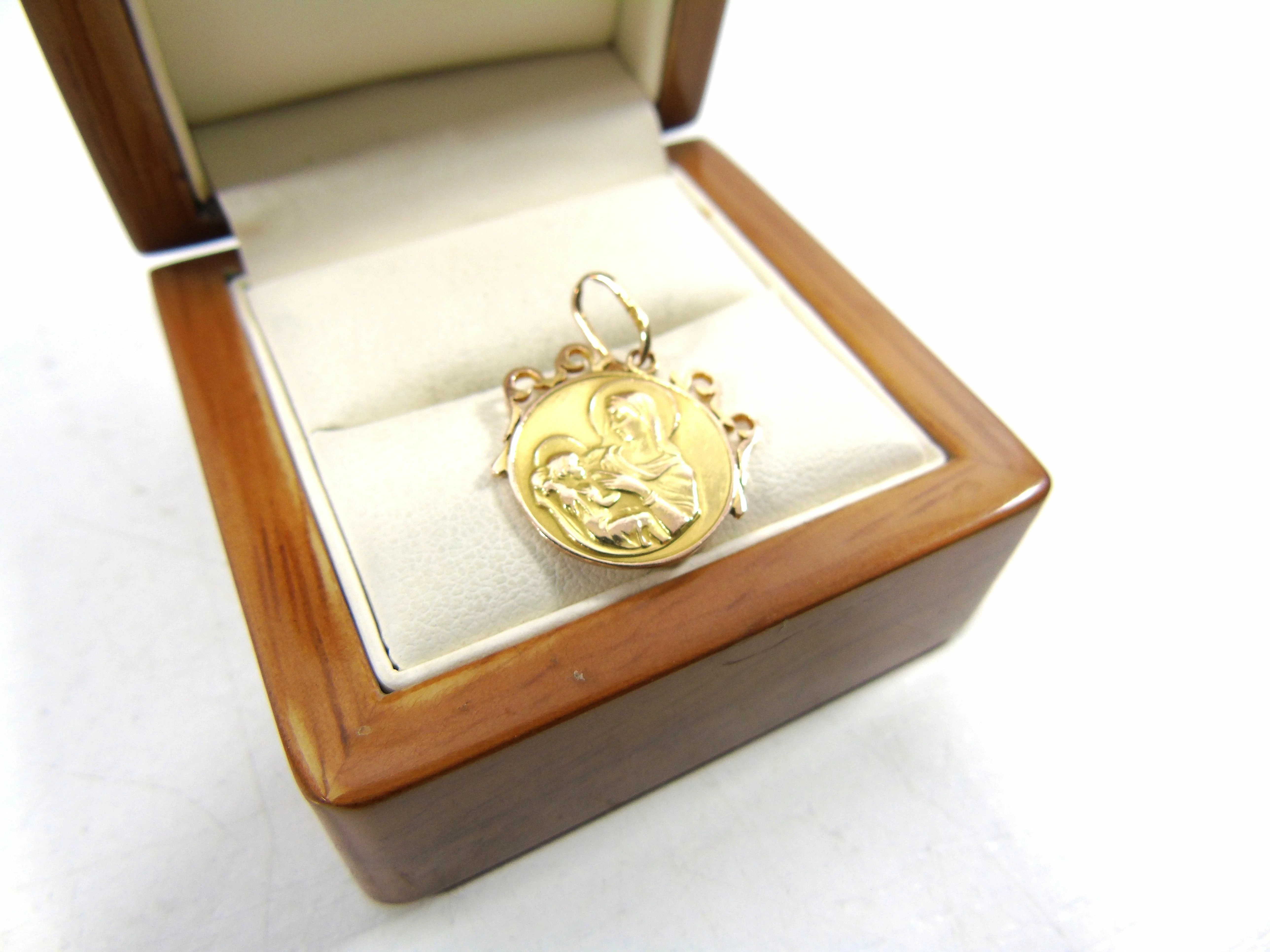 maryjny-zloty-medalik-pr585-w309g-product-id