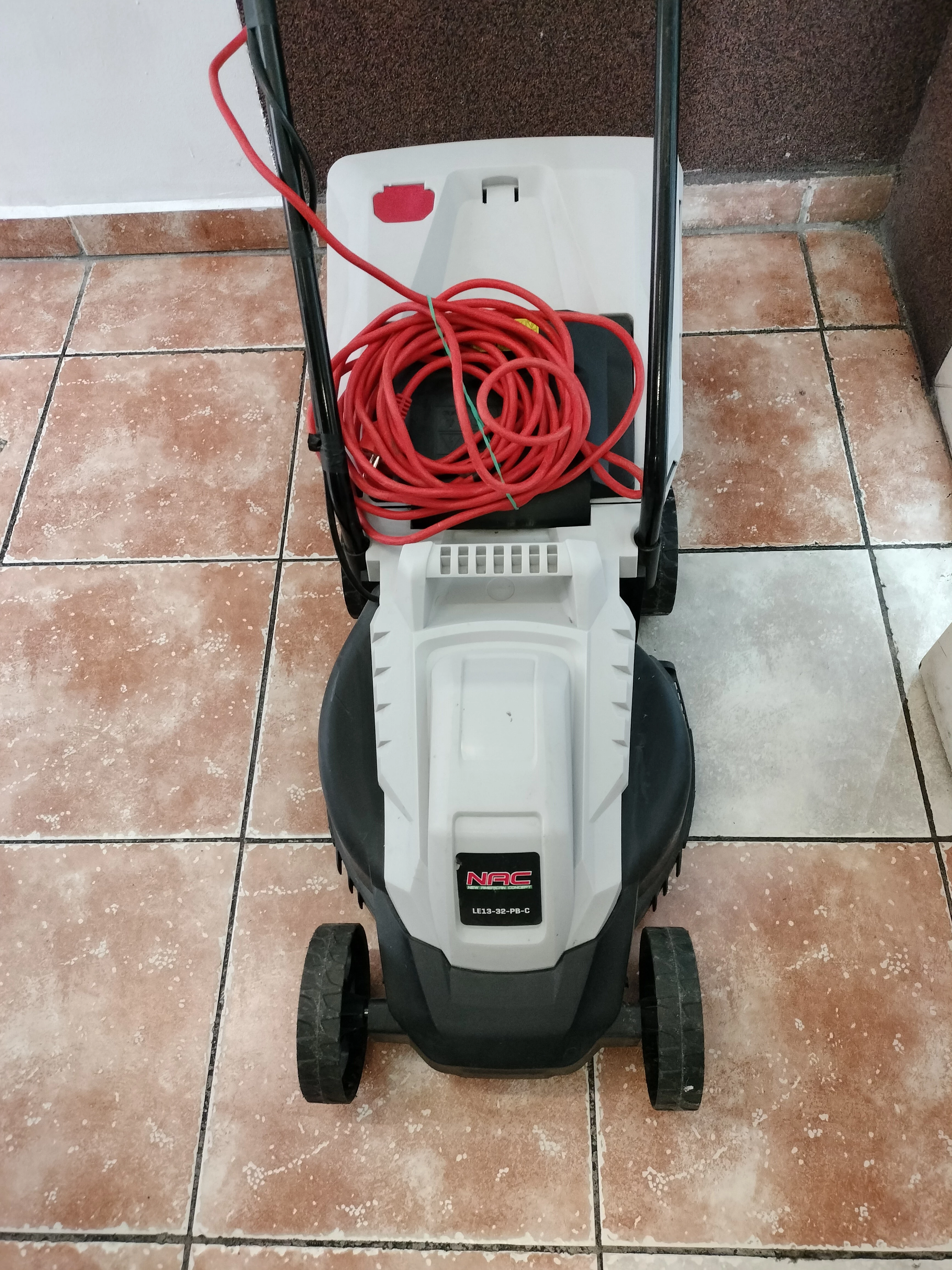 kosiarka-elektryczna-nac-le13-32-pb-c-1300w-powst-wielkopolskich-2-gostyn