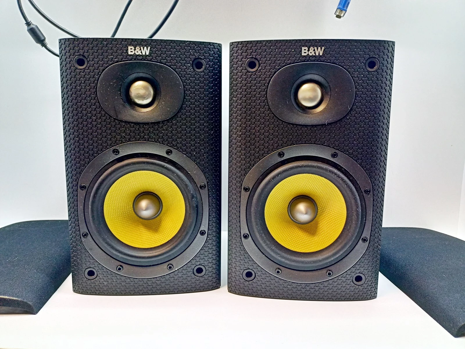 monitory-studyjne-bw-dm600-s3-rodzaj-polkowe