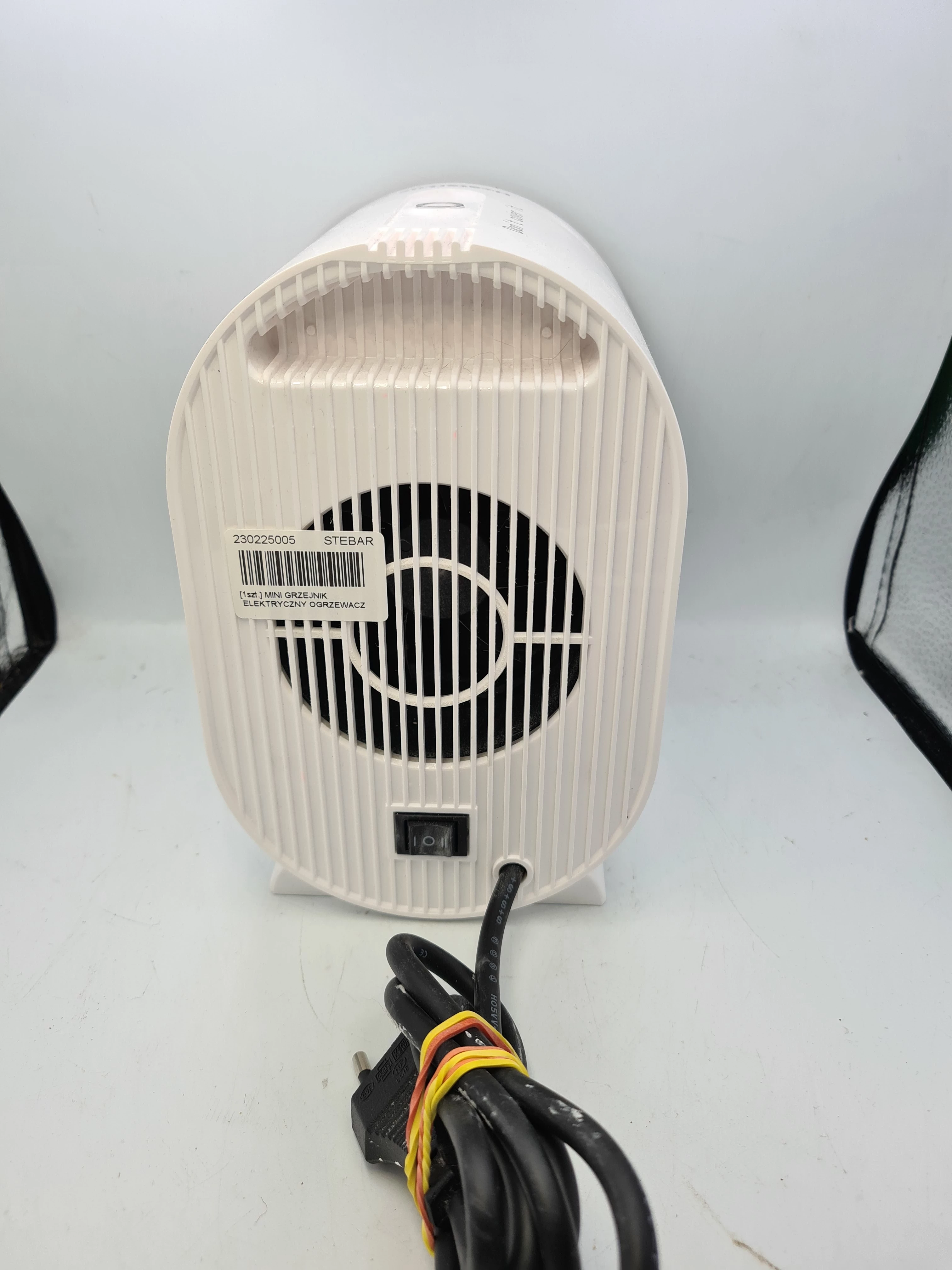 mini-ogrzewacz-heaterlux-kolor-dominujacy-czarny