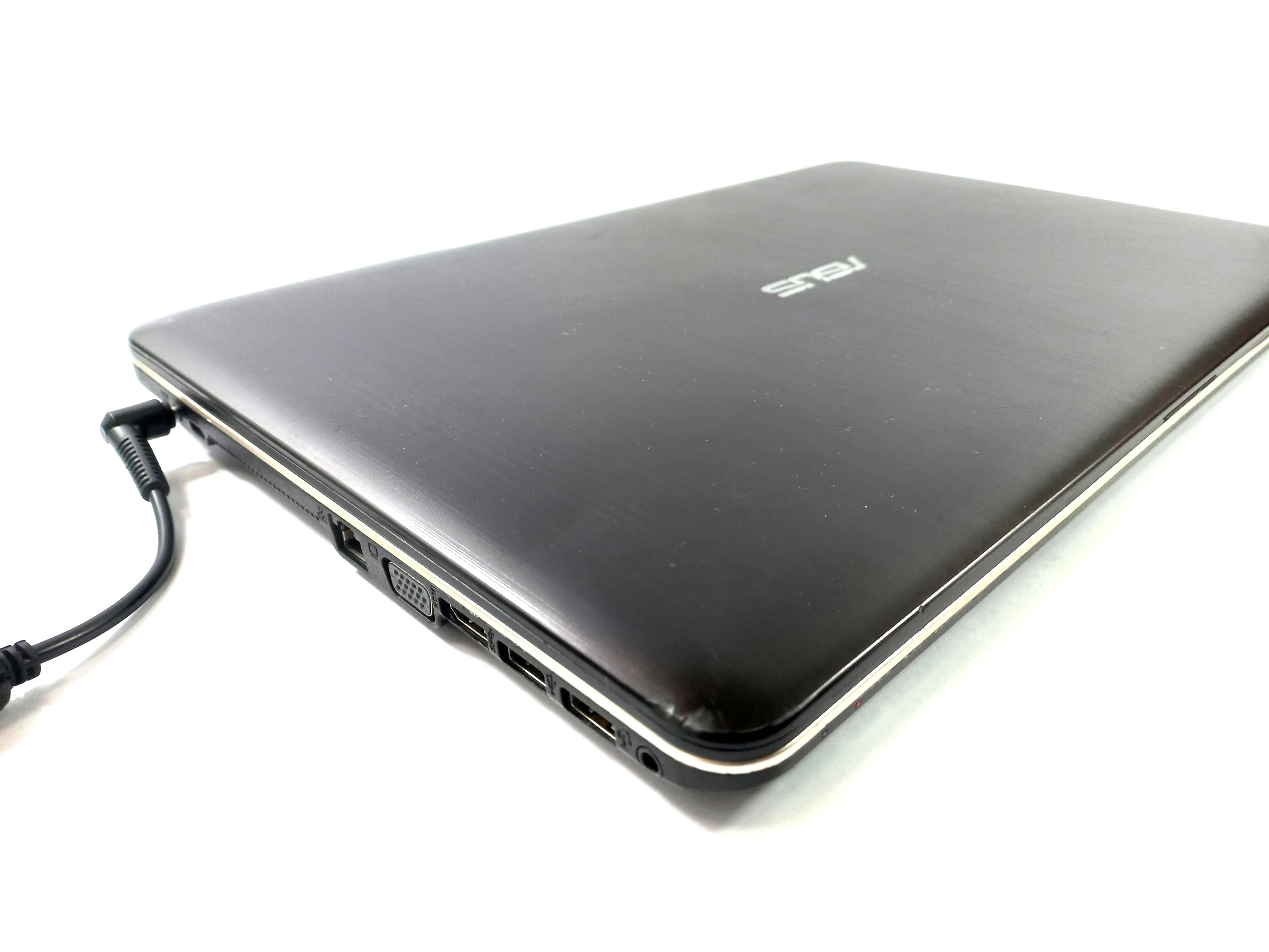 laptop-asus-sonicmaster-f540s-4gb500gb-opis-seria-procesora-intel-celeron-n