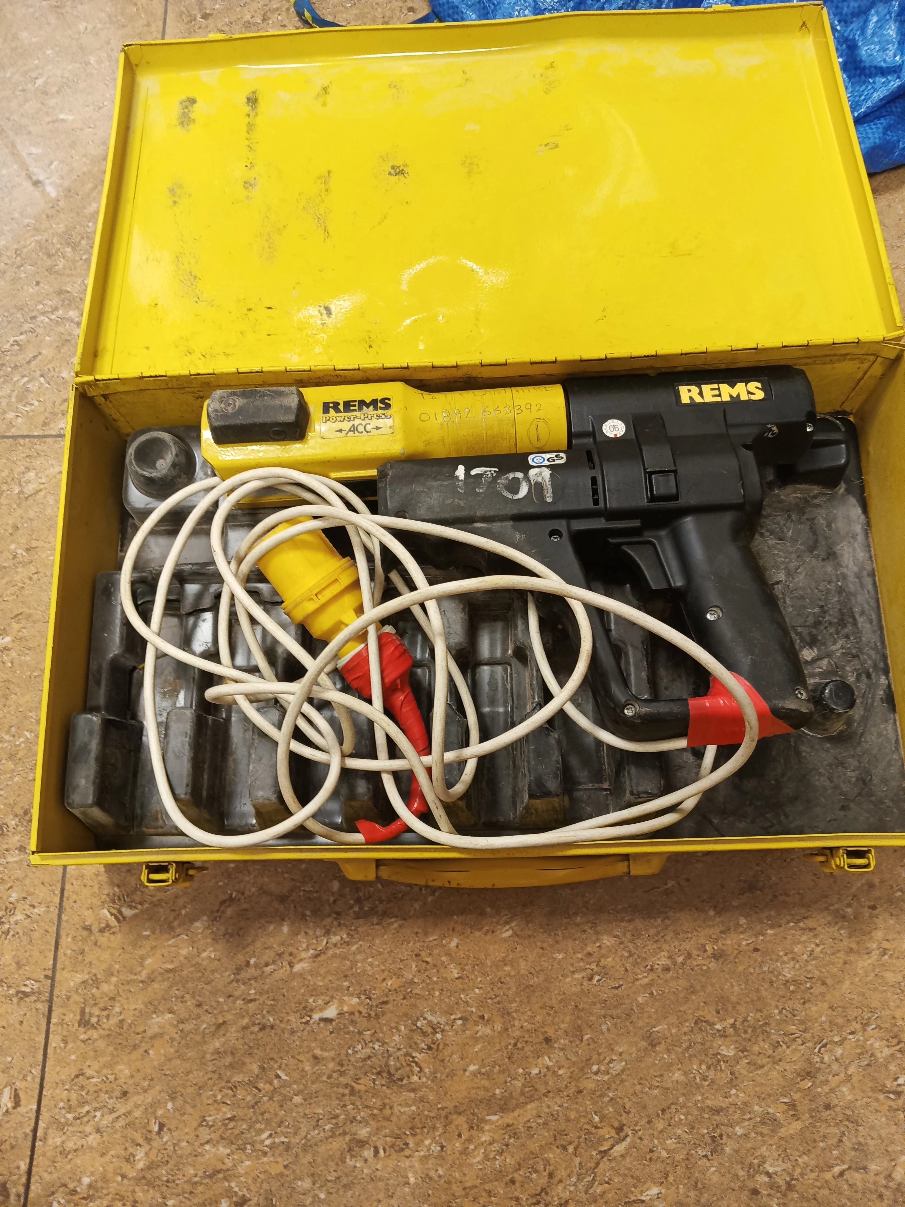 rems-zaciskarka-stan-uzywany