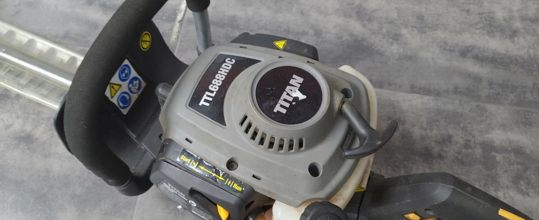 nozyce-spalinowe-titan-ttl-688hdc-zasilanie-spalinowe