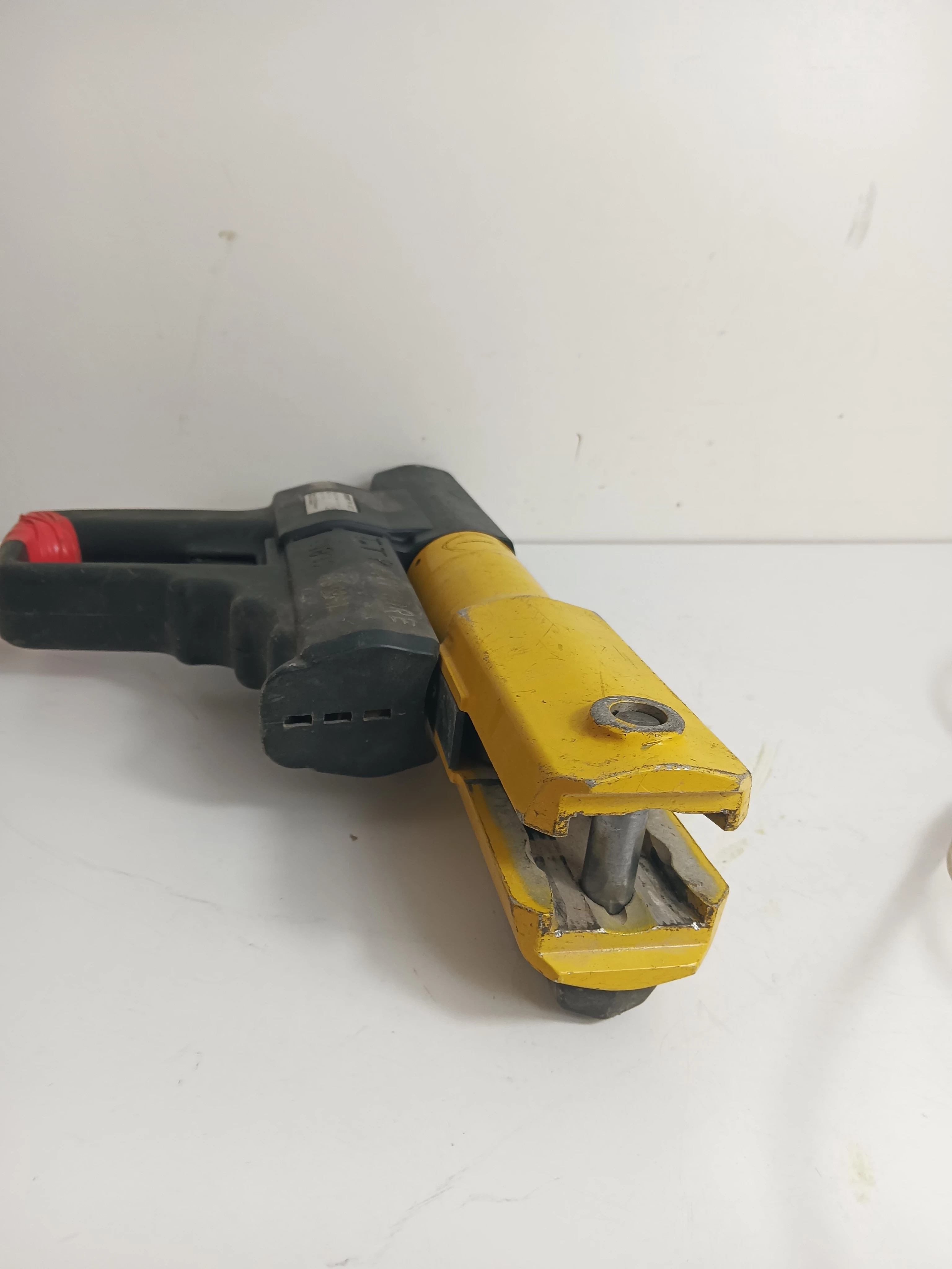 rems-zaciskarka-stan-uzywany