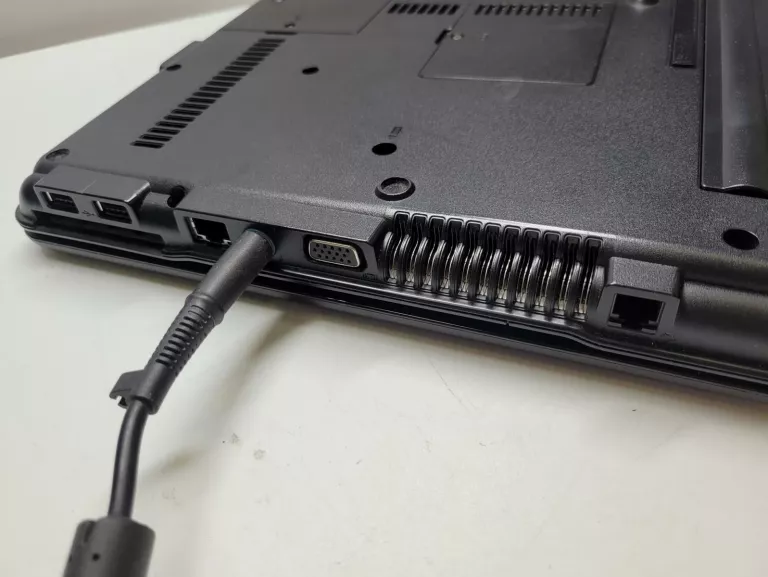 LAPTOP HP 6730S 15,6 CALA SPRAWNY