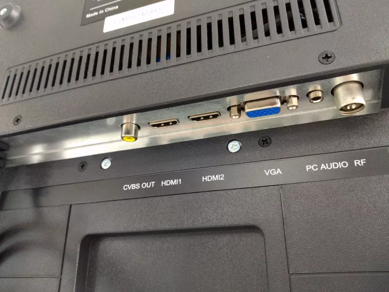 telewizor-avol-32cale-pilot-przekatna-ekranu-cale-32