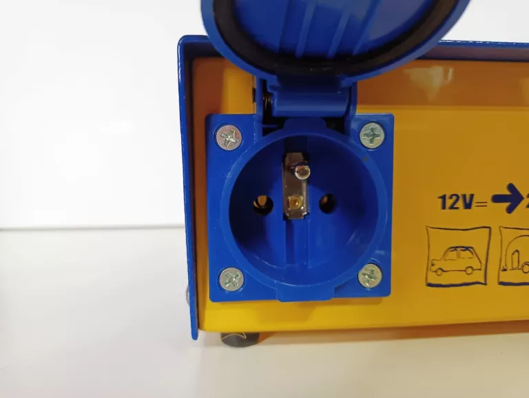 PRZETWORNICA AKUMULATOROWA TYP PA150\12