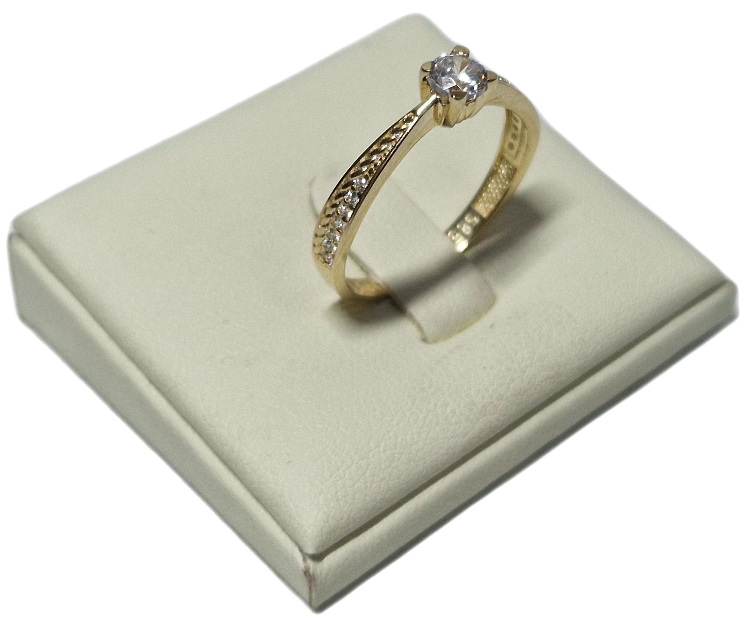 zloty-pierscionek-p585-216g-r19-31-stycznia-34-chojnice