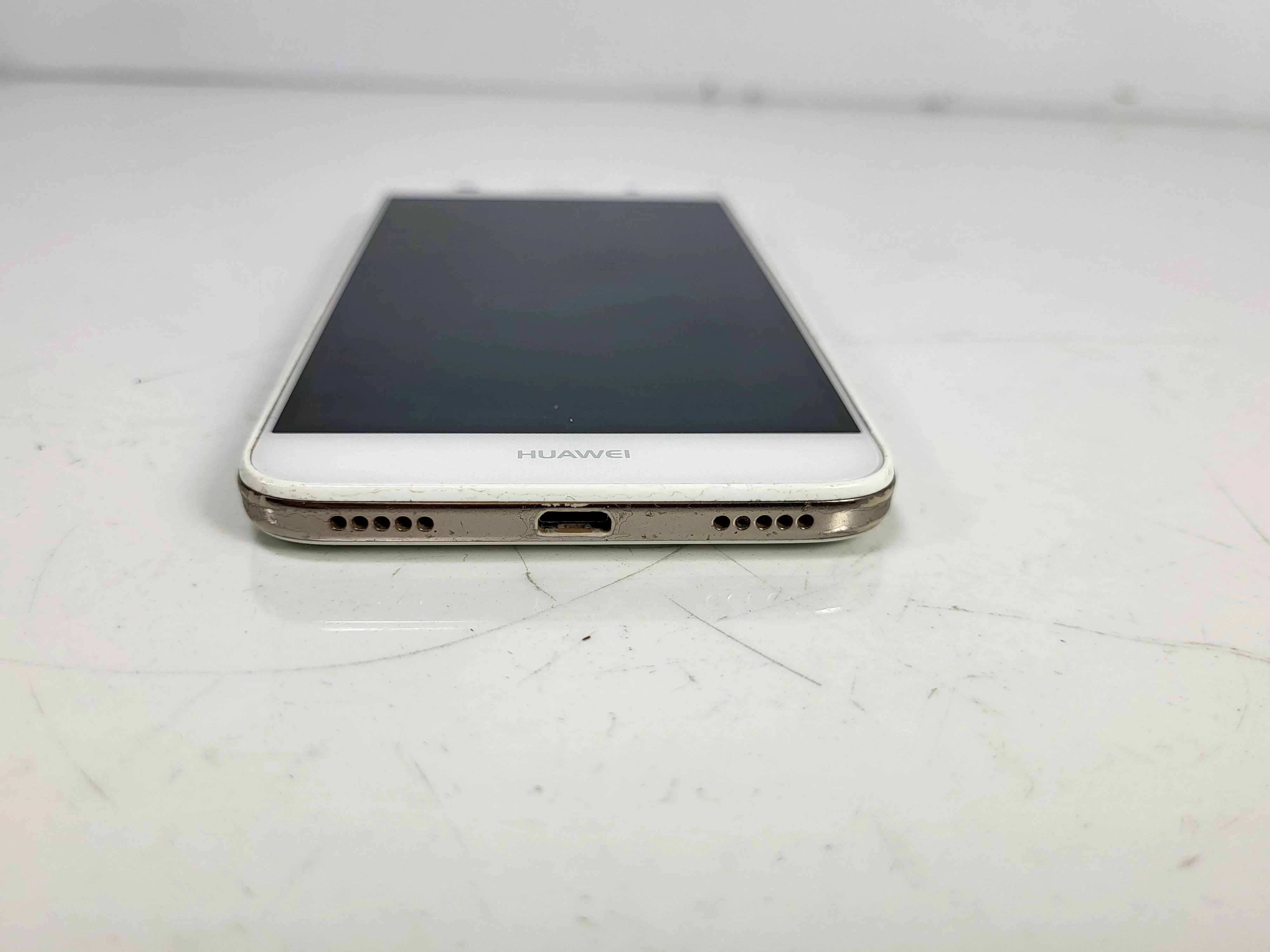 telefon-smartfon-huawei-y6-bialy-kolor-bialy