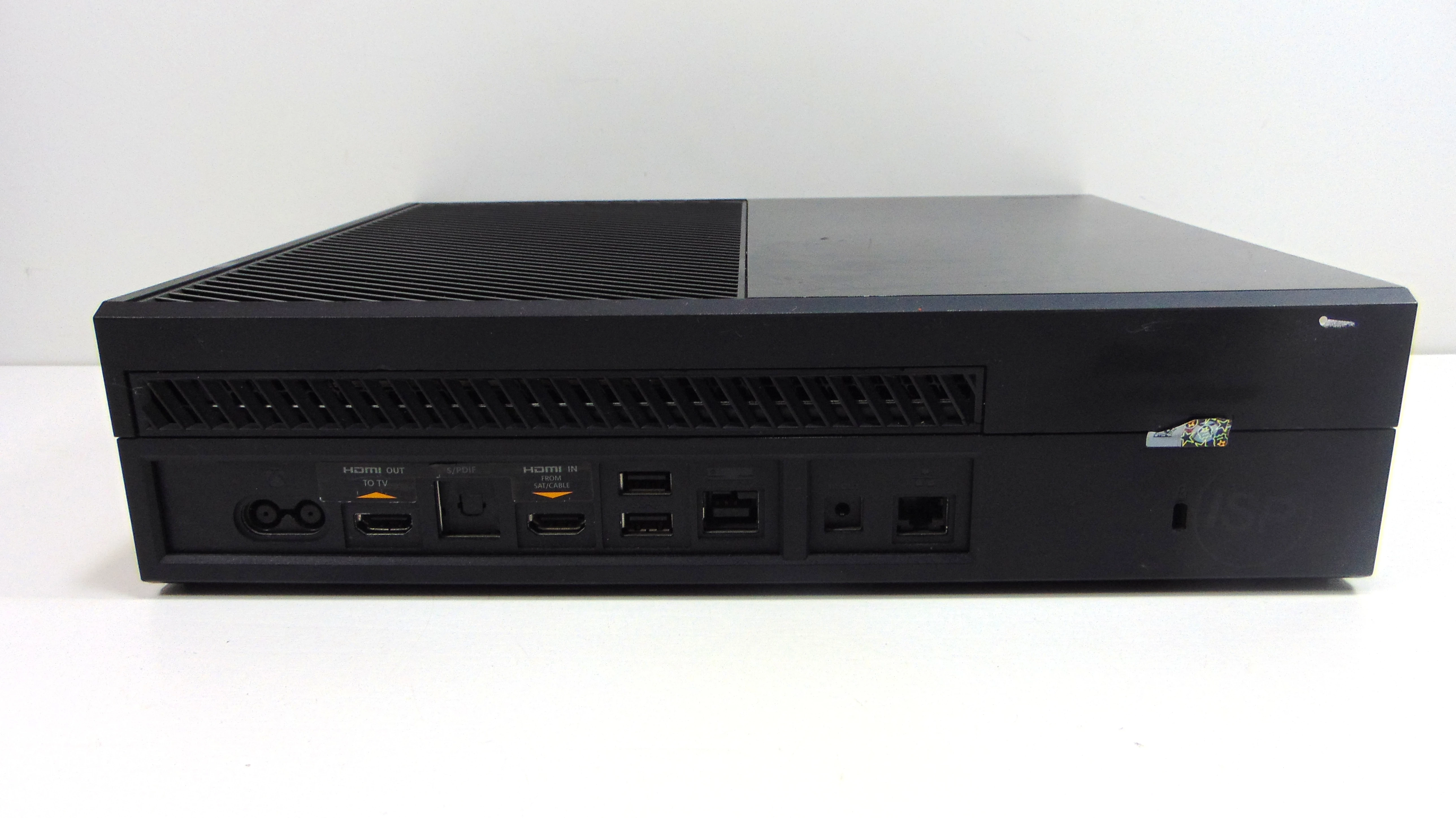 konsola-xbox-one-500gb-liczba-kontrolerow-w-zestawie-1