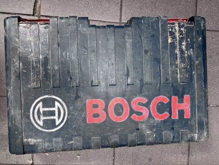 MŁOT UDAROWY BOSCH GSH 7 VC