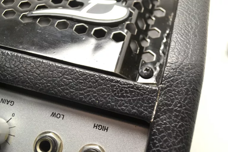 WZWMACNIACZ GITAROWY FAME PL-60B + KABEL