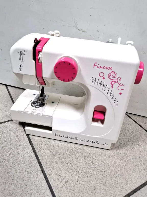 maszyna-do-szycia-finesse-kp528-kolor-dominujacy-zoltyzloty