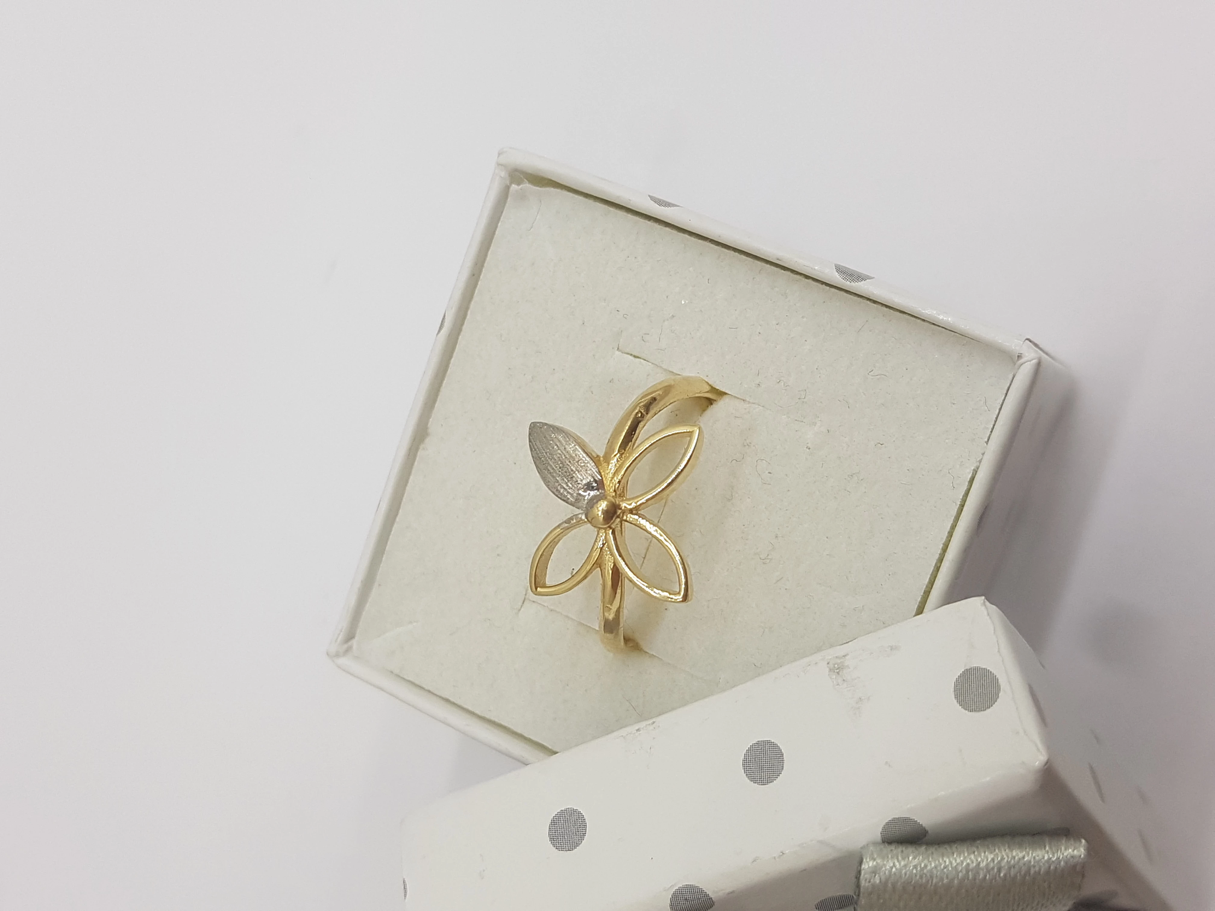 wyrob-jubilerski-pierscionek-kwiatek-585-stan-11323-2