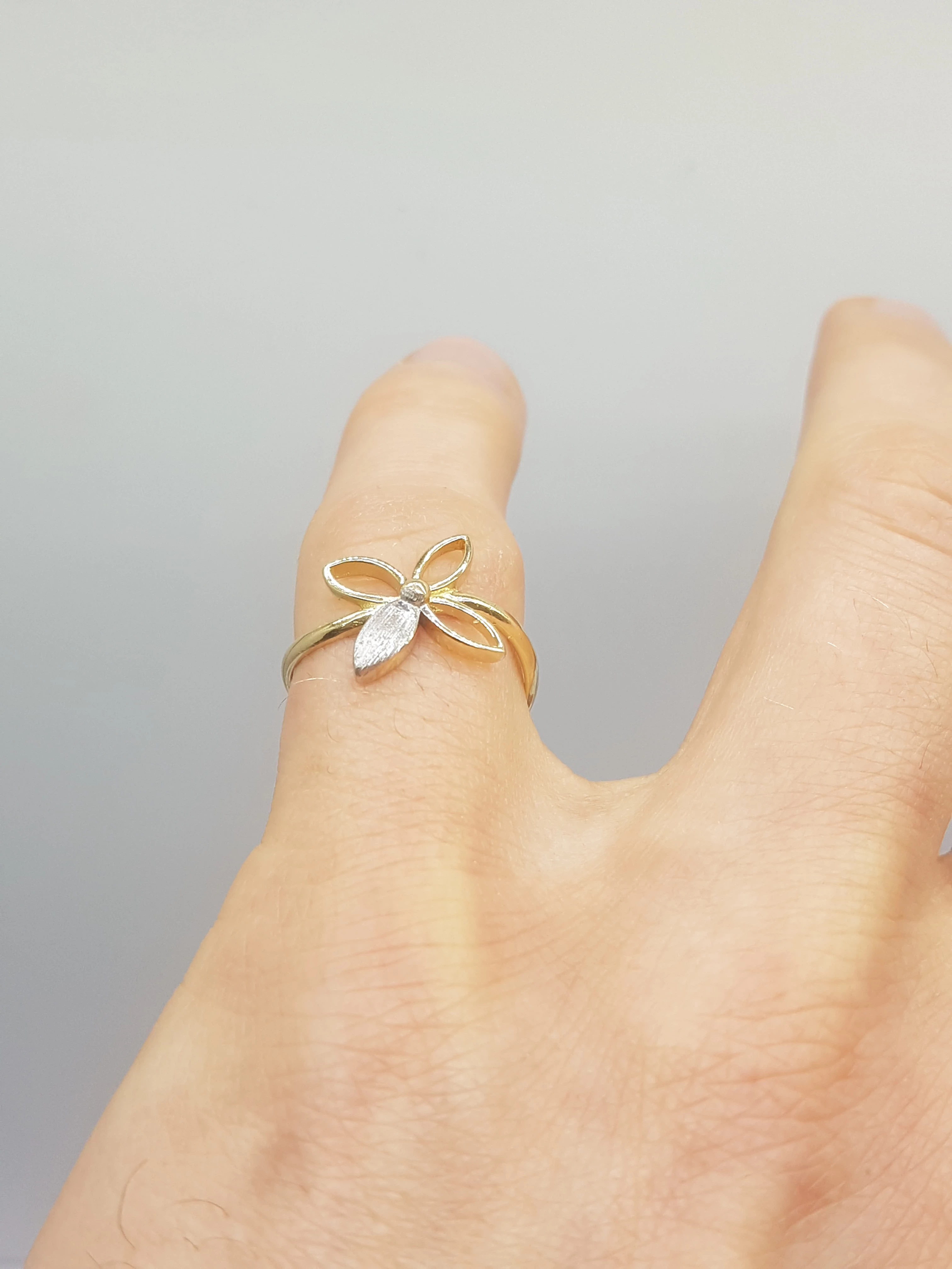 wyrob-jubilerski-pierscionek-kwiatek-585-kamien-17088-8