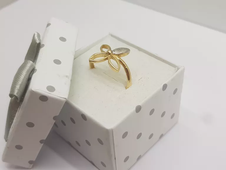 wyrob-jubilerski-pierscionek-kwiatek-585-henryka-poboznego-26e-trzebnica