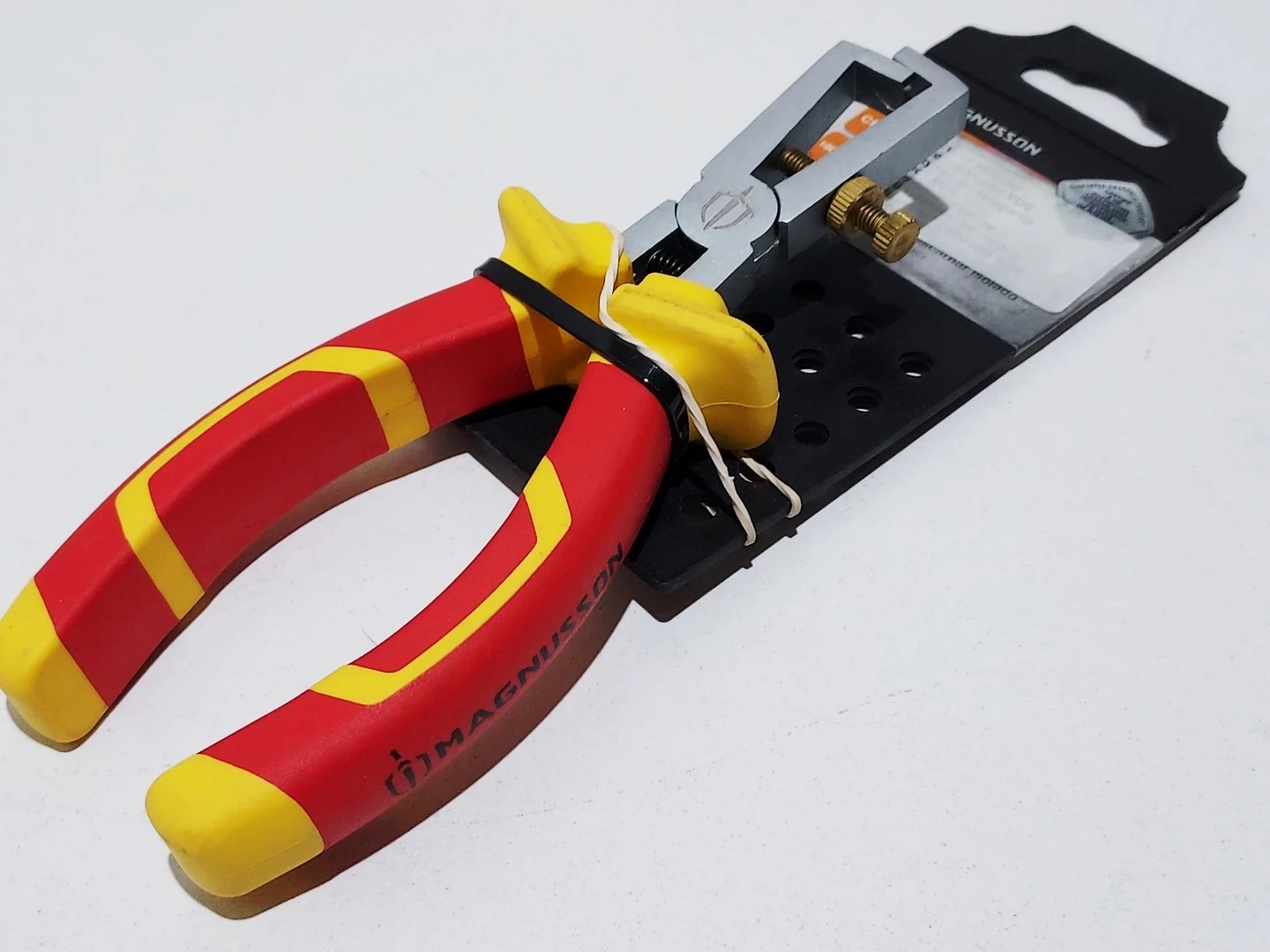 magnusson-szczypce-do-sciagania-izolacji-160mm-kod-producenta-3663602816836