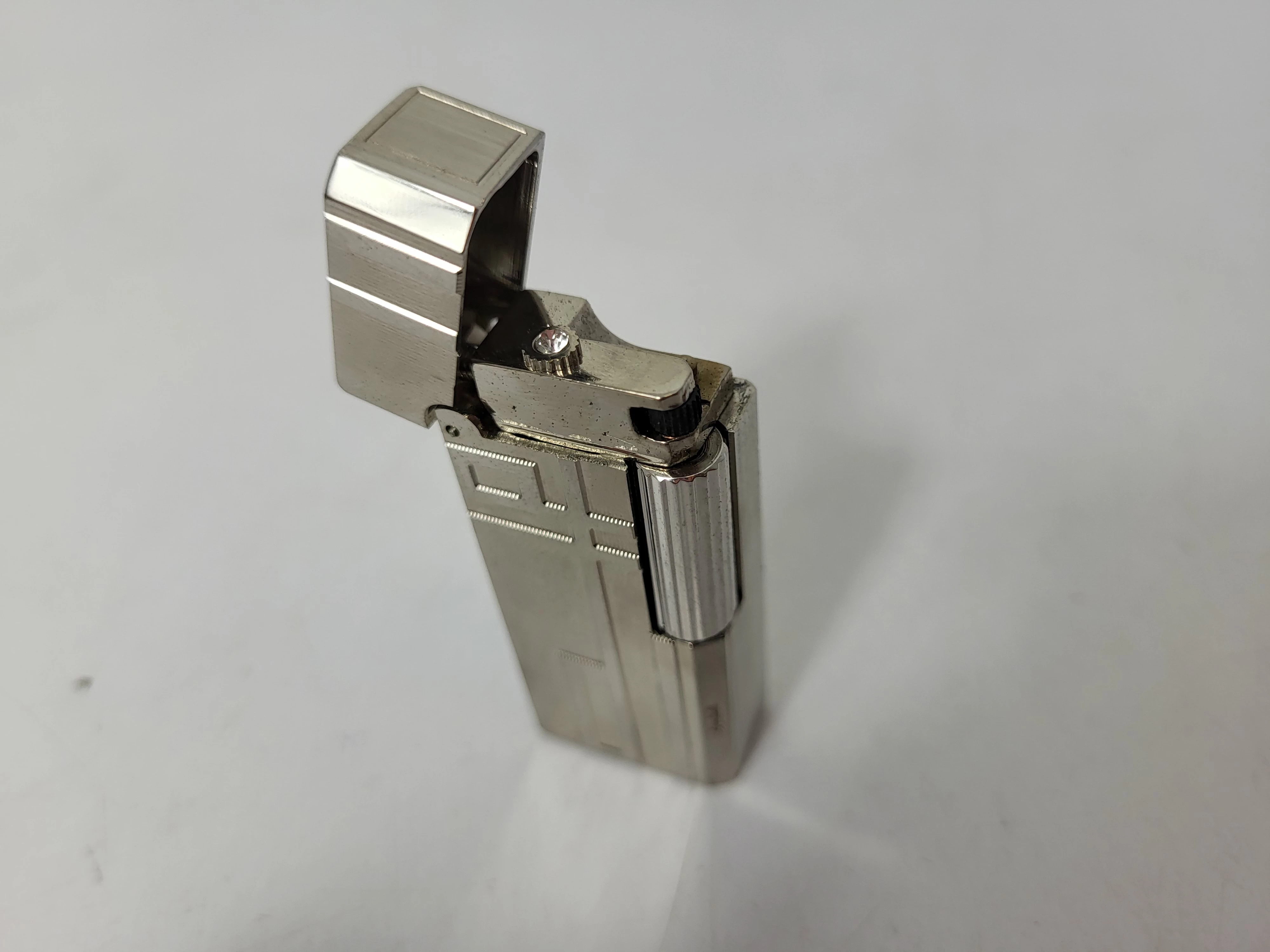 zapalniczka-dunhill-rodzaj-gazowa