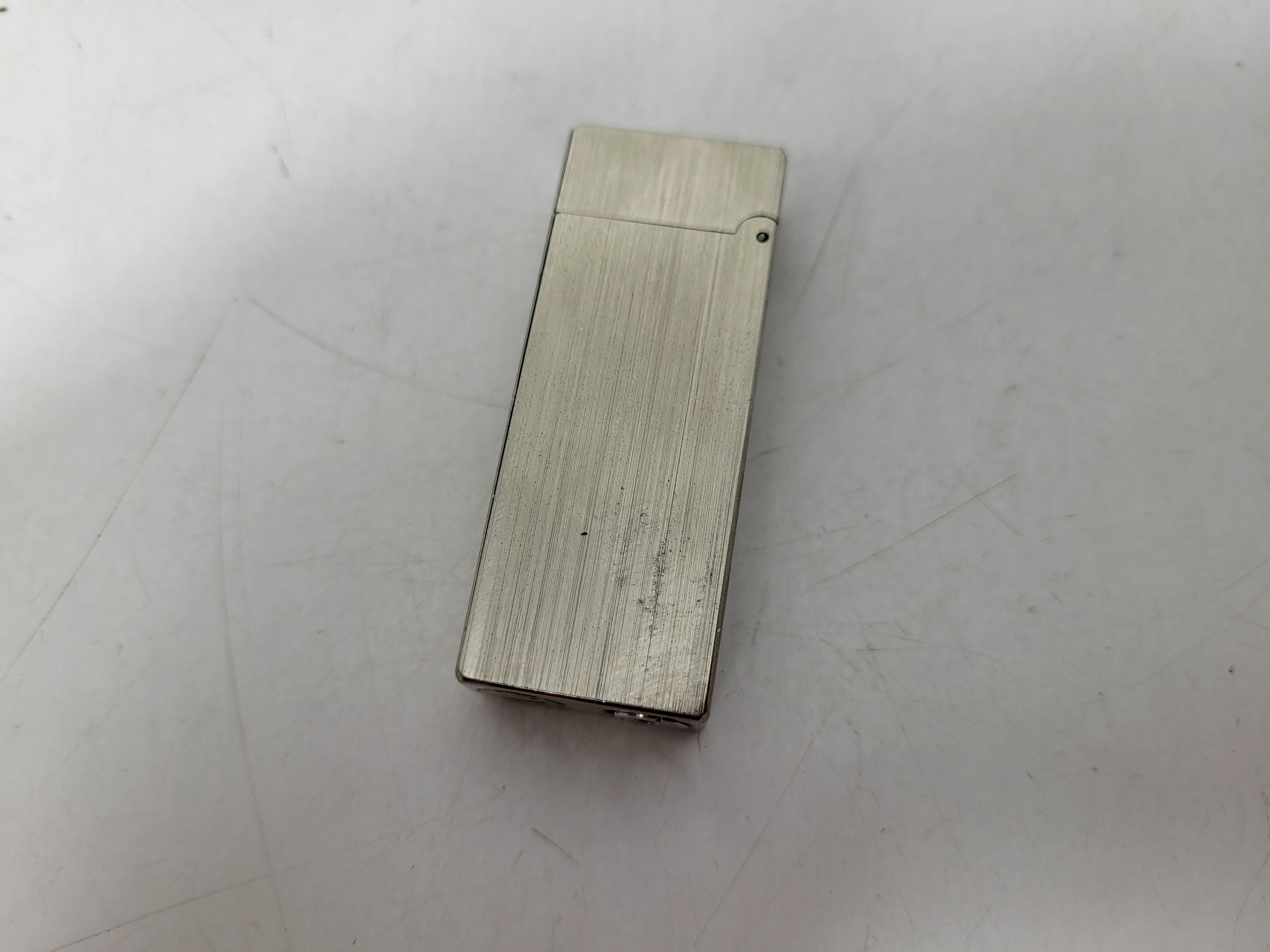 zapalniczka-dunhill-rodzaj-gazowa