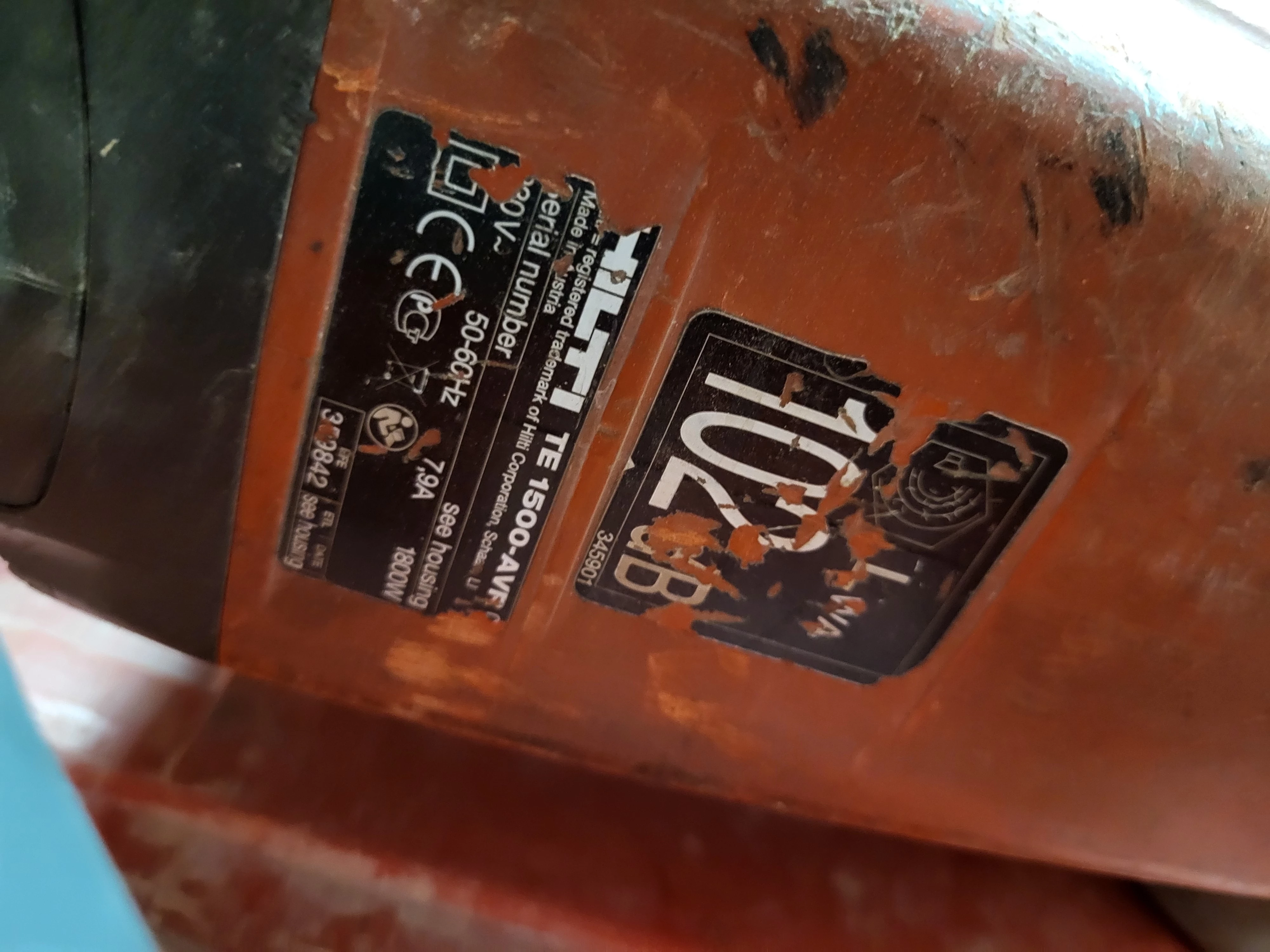 mlot-hilti-te-1500-avr-energia-udaru-3000