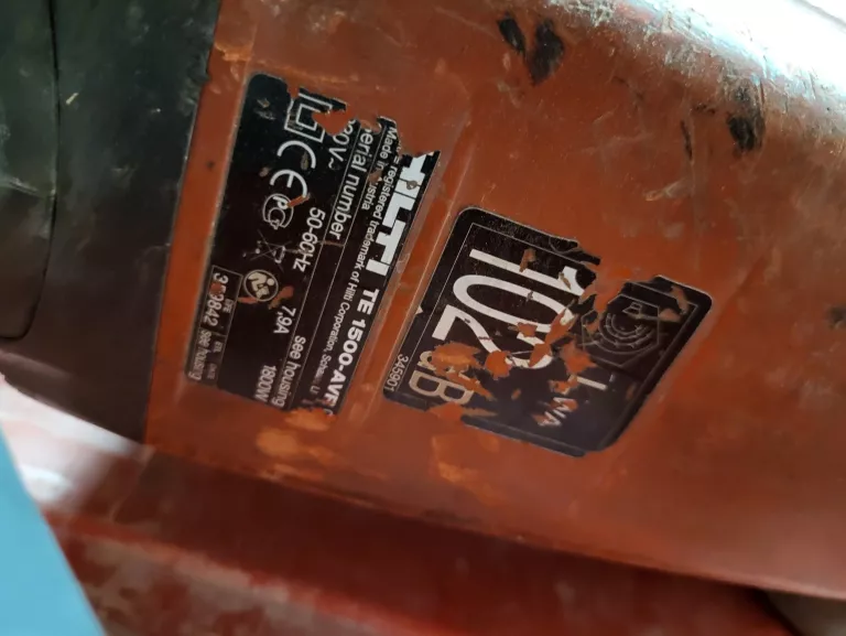 mlot-hilti-te-1500-avr-energia-udaru-3000