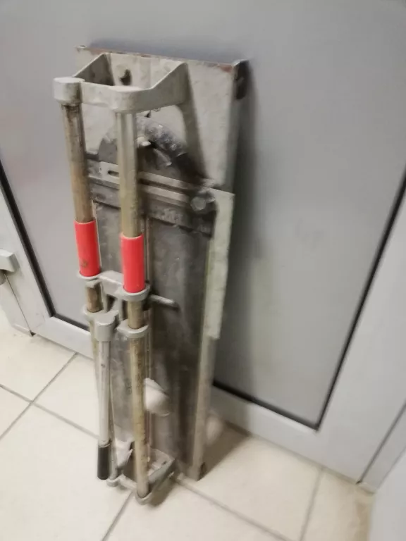 MASZYNKA DO CIĘCIA PŁYTEK
