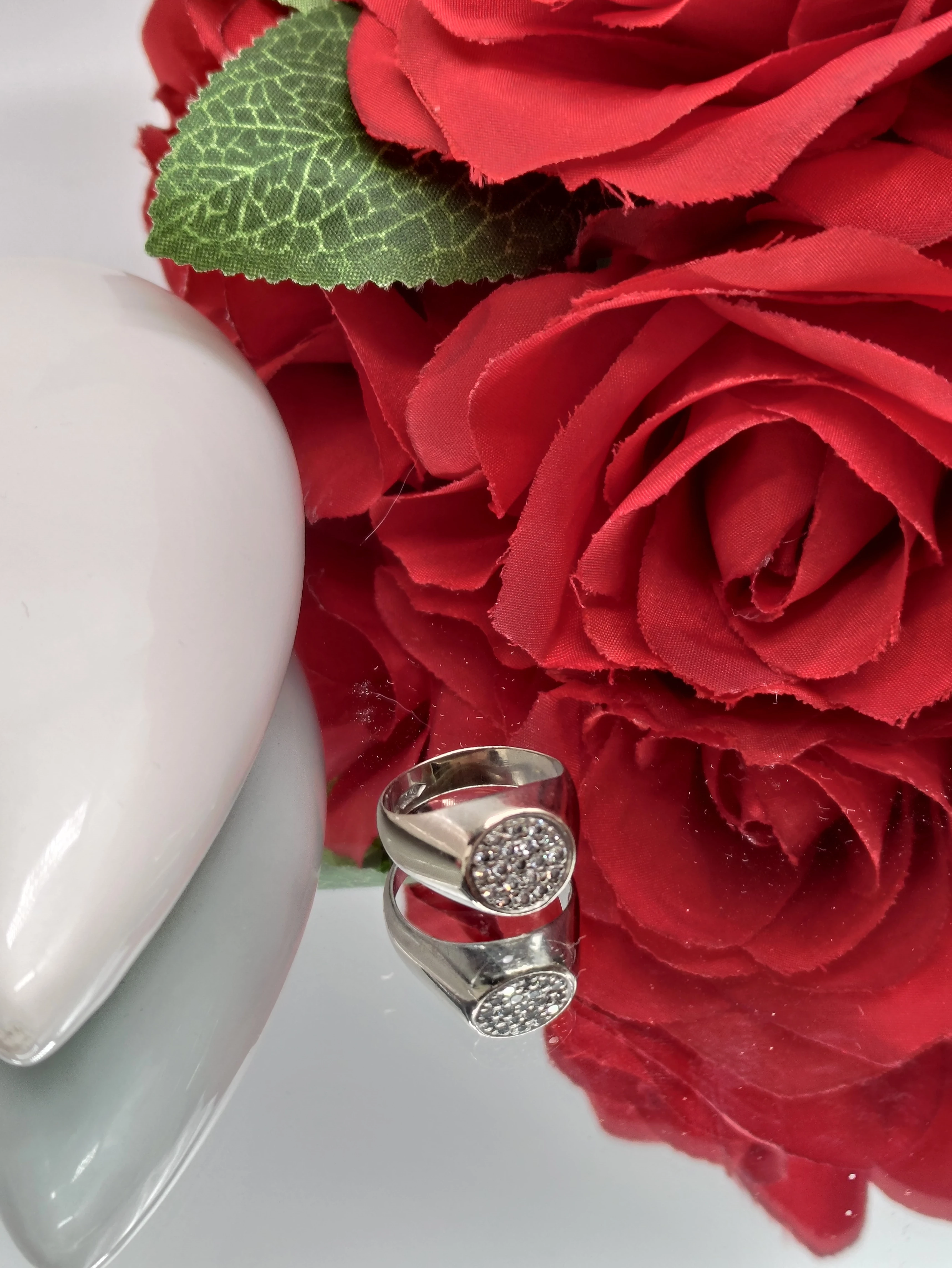 sliczny-pierscionek-750-biale-zloto-z-diamentami-rodzaj-wyrob-jubilerski